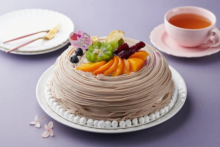 8吋芋香蛋糕，原價550元，預購價480元。業者提供