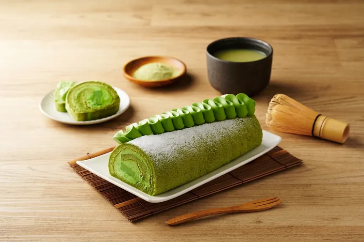 抹茶香緹蛋糕原價250元，特價230元。業者提供