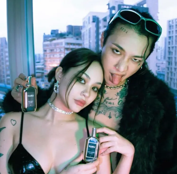 Marz23日前宣布混血女友懷孕。翻攝臉書