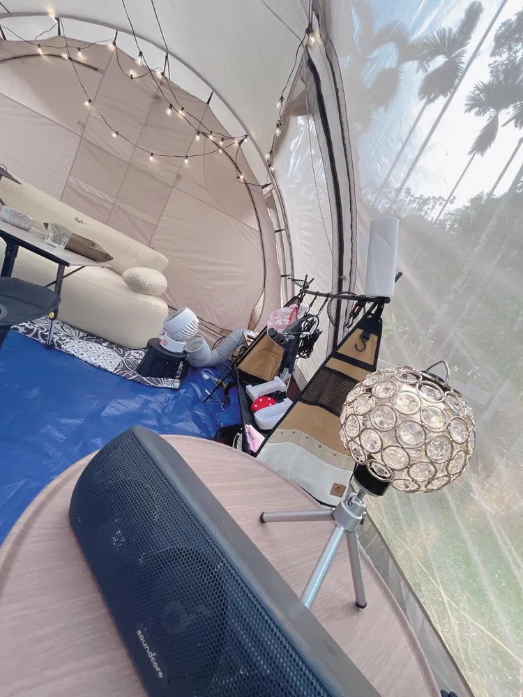 最誇張的是有冷氣、還有豪華化妝台。引自罔腰的腰 