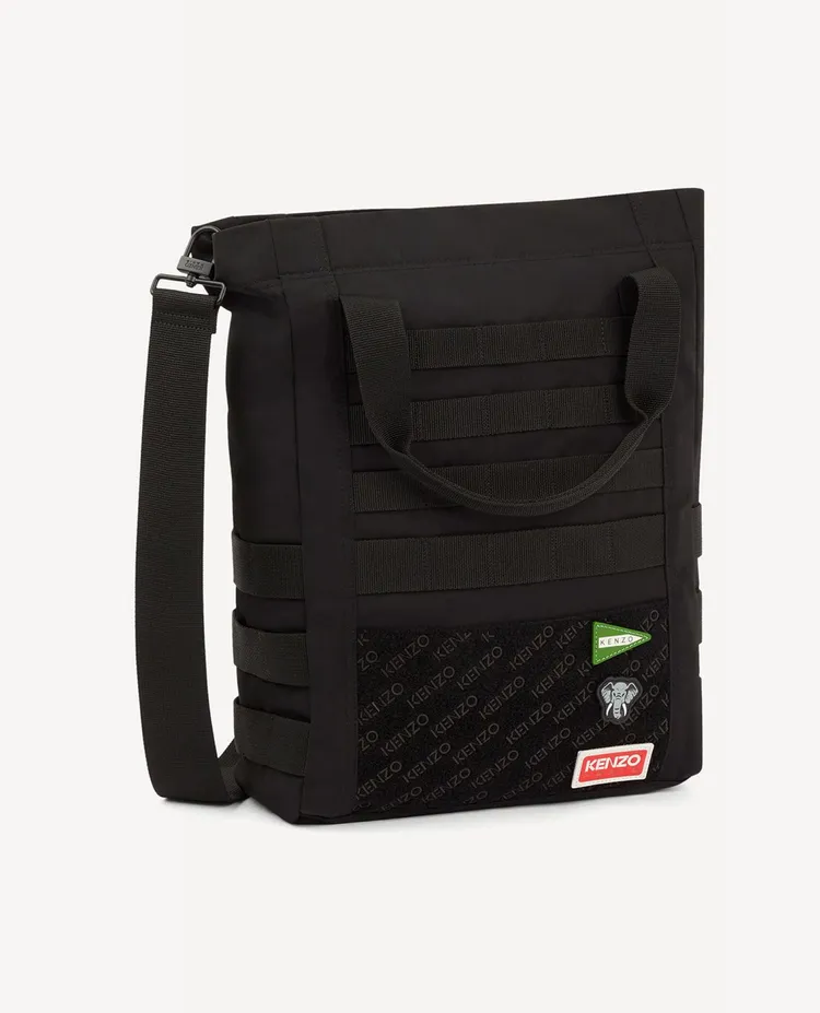 Jungle黑色多功能托特包，1萬8800元。品牌提供