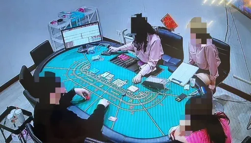 撞球館暗藏「百家樂」職業賭場　台南警逮10人送辦