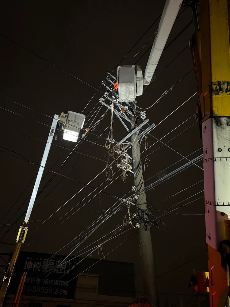 台電搶修中。台電提供