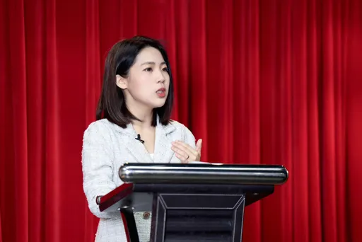 徐巧芯再嗆許淑華「假掰」到噁心：你連選區孩子被抹紅都不敢吭聲