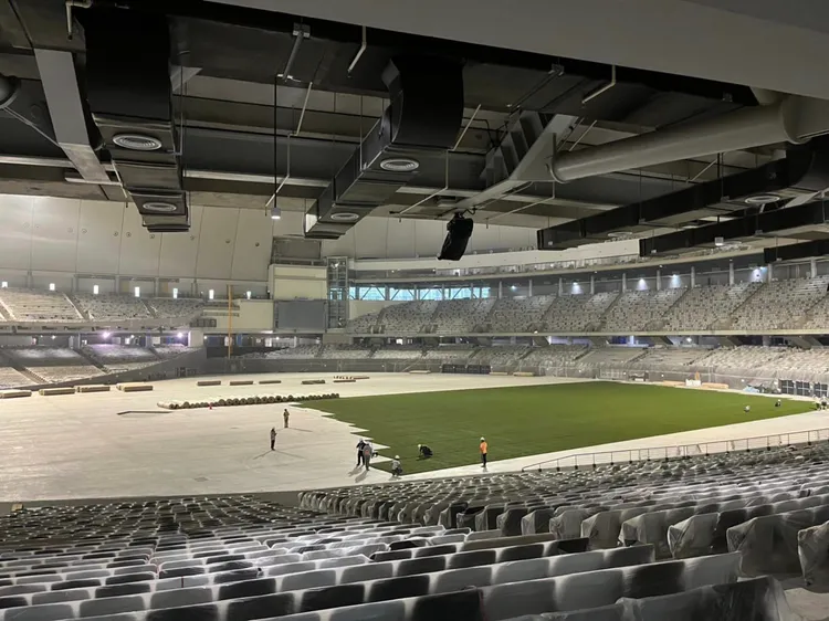 李四川說，大巨蛋又向年底營運邁前一步。翻攝 李四川臉書