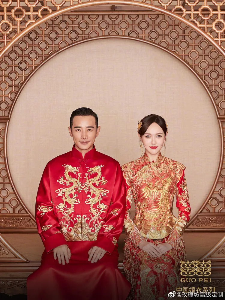 唐嫣（右）嫁給羅晉時穿的喜服用18K的金線刺繡。翻攝品牌微博