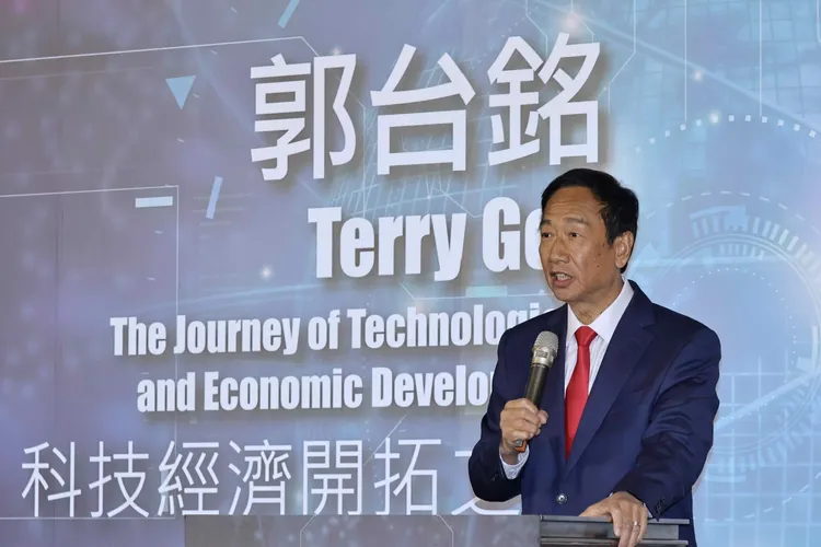 郭台銘想要回鍋國民黨的起手式，展現了旺盛競選企圖心。資料畫面