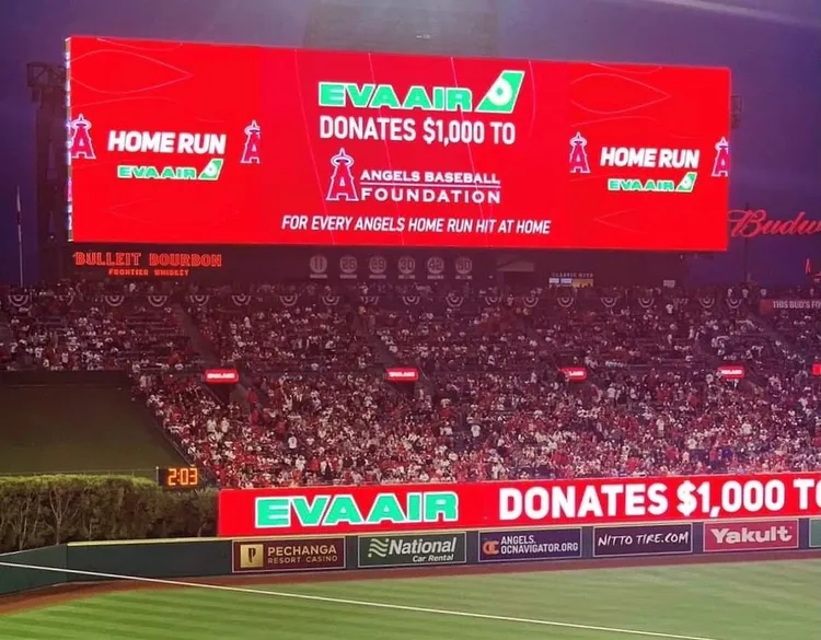 長汎假期「美西經典賽9日」行程，有安排欣賞「天使隊」在主場對上「紅襪隊」比賽。長汎假期提供