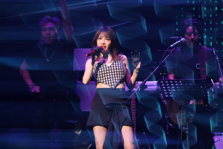 徐懷鈺身穿愛心造型的小可愛小露酥胸。鄭孟晃攝