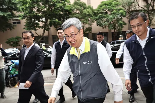 陳建仁赴指揮中心拍板解編規劃! 「這單位」將接手疫情監控
