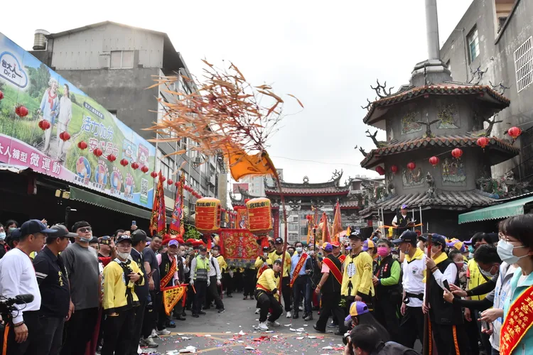 彰化南瑤宮媽祖前往笨港進香。彰化縣政府提供