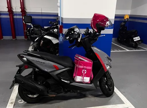 販毒集團小蜜蜂躲警查緝　機車裝外送箱扮成外送員