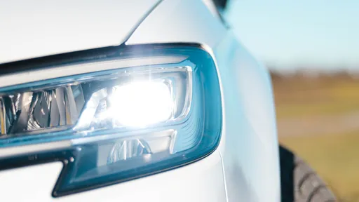 台南駕駛「閃大燈」 慘遭3人攔車鳴槍毆打