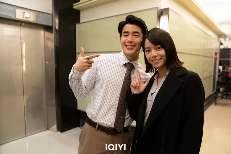 查農（左）在台拍戲跟宋芸樺相處愉快。愛奇藝國際站提供