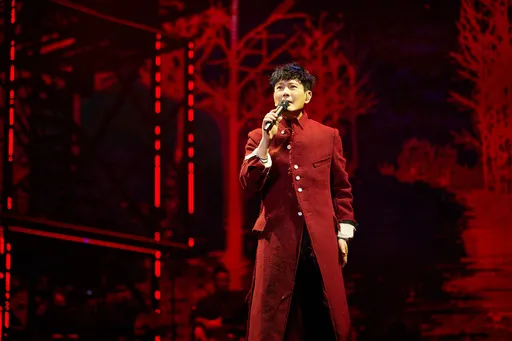 张信哲开箱5万人亚运场馆　甜喊「最爱杭州小姑娘」