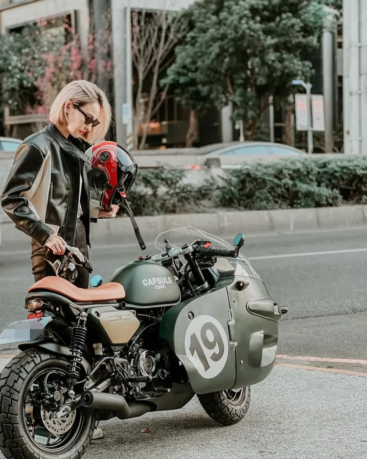 鄭雲燦熱愛重機，因此與周湯豪、陳昊森有共同話題。翻攝鄭雲燦IG