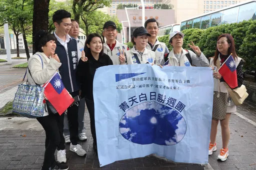 不見獨派教授接機馬英九 徐巧芯嗆:空口說白話!縮起來瑟瑟發抖