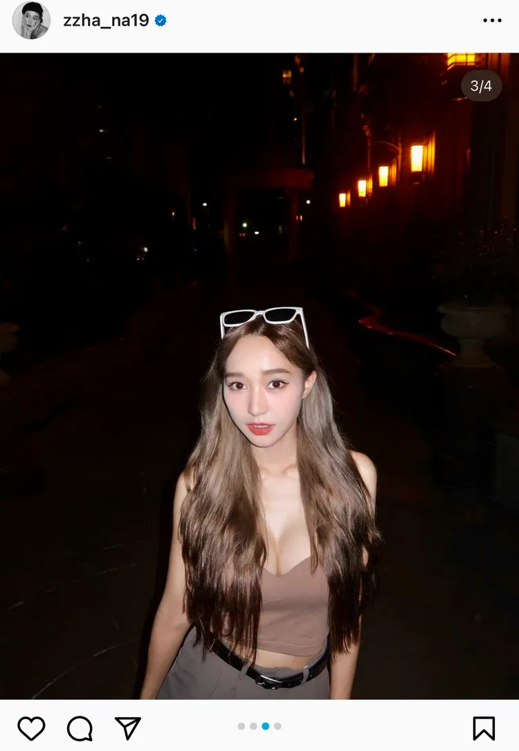 夏娜顏值出眾，身材火辣。翻攝夏娜IG