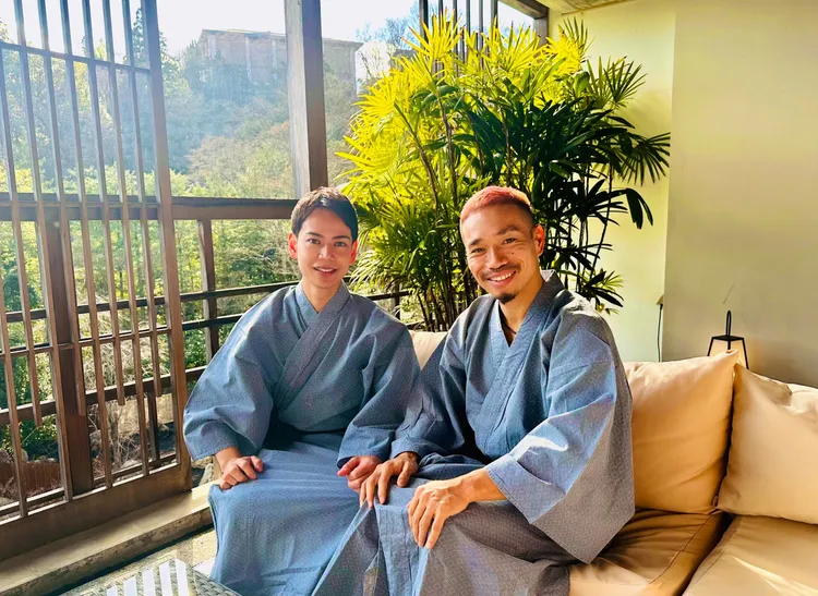 平慶翔（左）和國腳姊夫長友佑都相處融洽。翻攝平慶翔推特