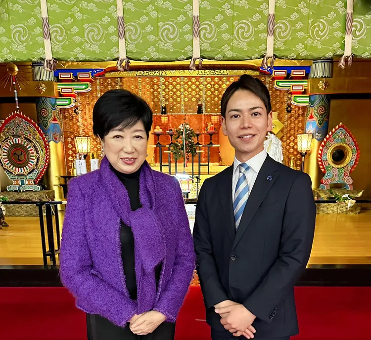 平慶翔（右）是東京都知事小池百合子的愛將。翻攝平慶翔推特