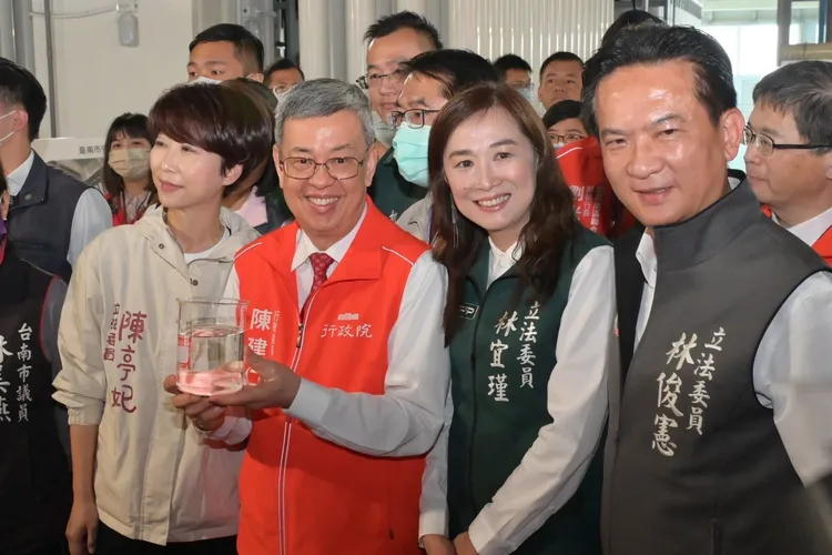 陳建仁指出，已指示內政部偕同國科會及台南市政府，擴充安平廠再生水供應量能。行政院提供