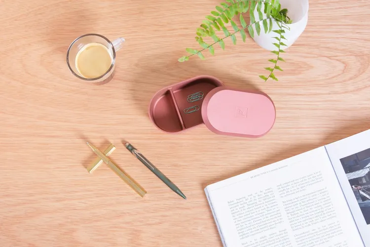 Nespresso賦予回收咖啡膠囊新生，打造質感再生鋁製品，讓咖啡愛好者親自感受永續的力量。業者提供