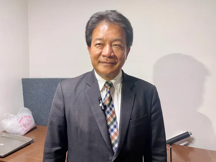 郭信良依舊未表態，搬出佛語打太極。王志弘攝