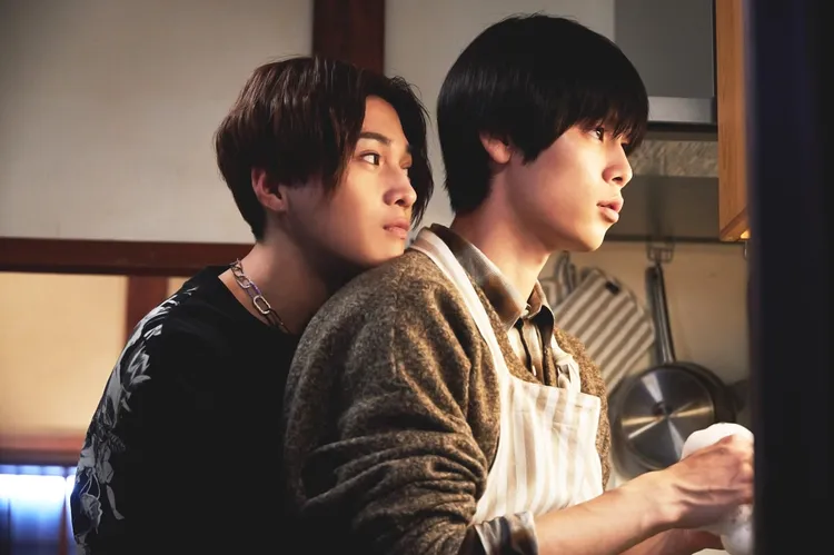 八木勇征（左）和萩原利久在BL電影《美麗的他電影版》展開同居生活。采昌國際多媒體提供