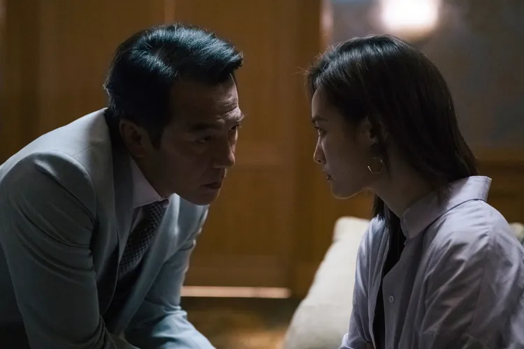 王淨（右）坦言在劇中真的愛上戴立忍。Netflix提供