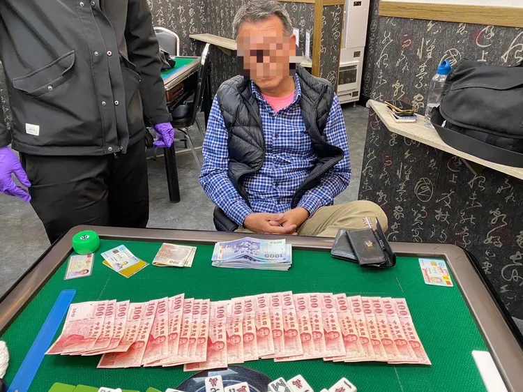 警方起出賭資及抽頭金。新店警分局提供