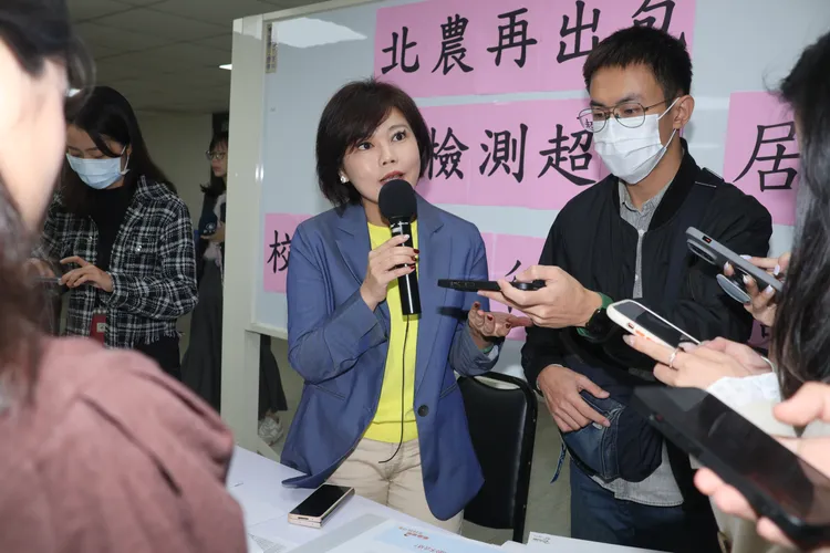 游淑慧說，民眾自行將農產品送檢，發現農藥明顯超標。彭欣偉攝