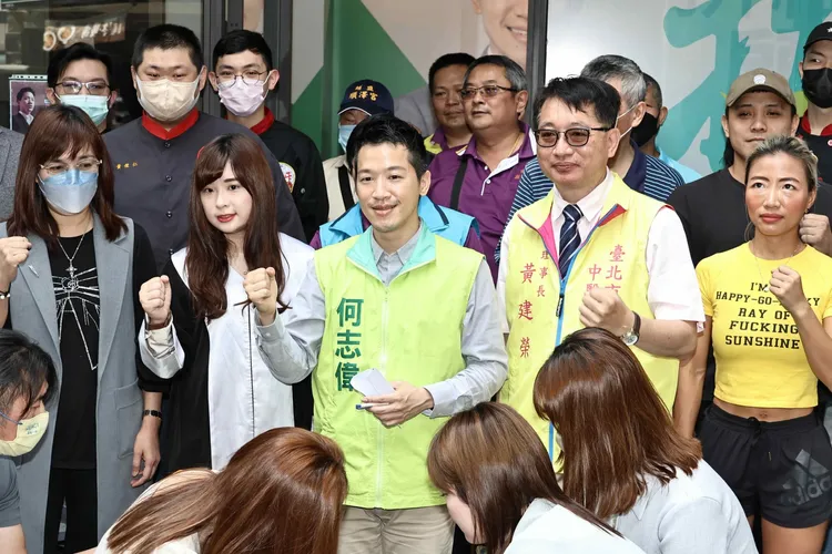 何志偉今天號召各行業代表相挺。施昂強攝