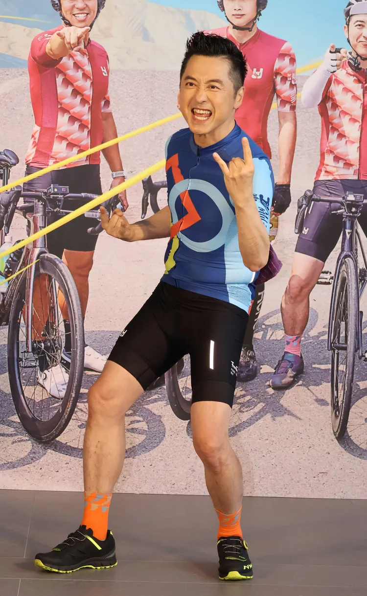 哈林揪團騎單車。莊宗達攝