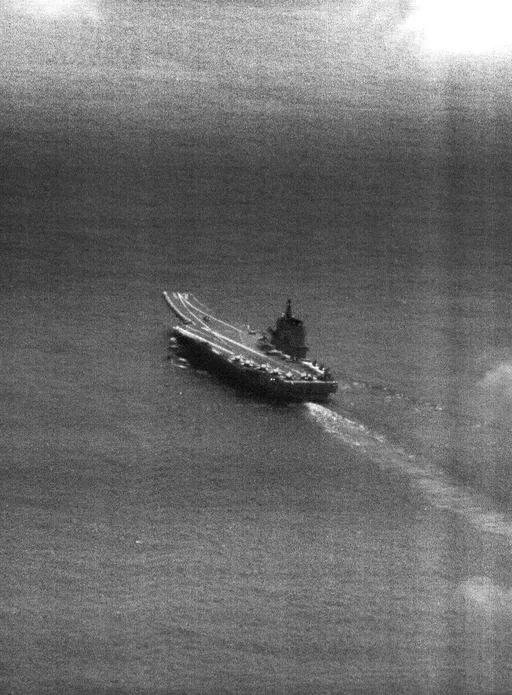 共軍山東艦又來了！這回距離更近　僅距鵝鑾鼻120浬畫面曝光