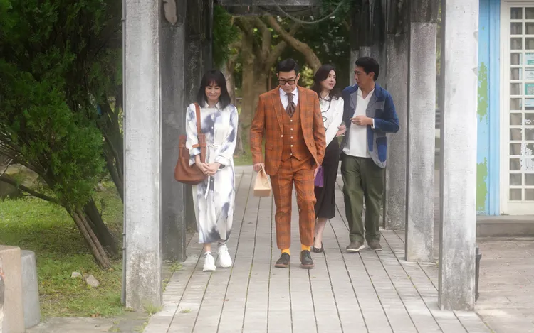 隨著王以路（左起）的出現，馬力歐又會做出怎樣的選擇。公視台語台提供