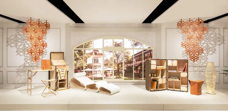 展區內的窗景，復刻了LV訂製部門所在地Asnières故居工坊。品牌提供