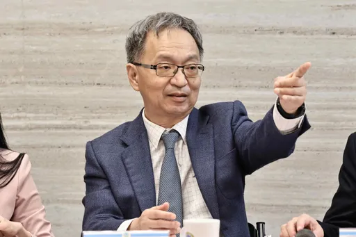 薛瑞元脫口驚句「立院啥米死人骨頭攏有」 國民黨批綠專制心態縮影
