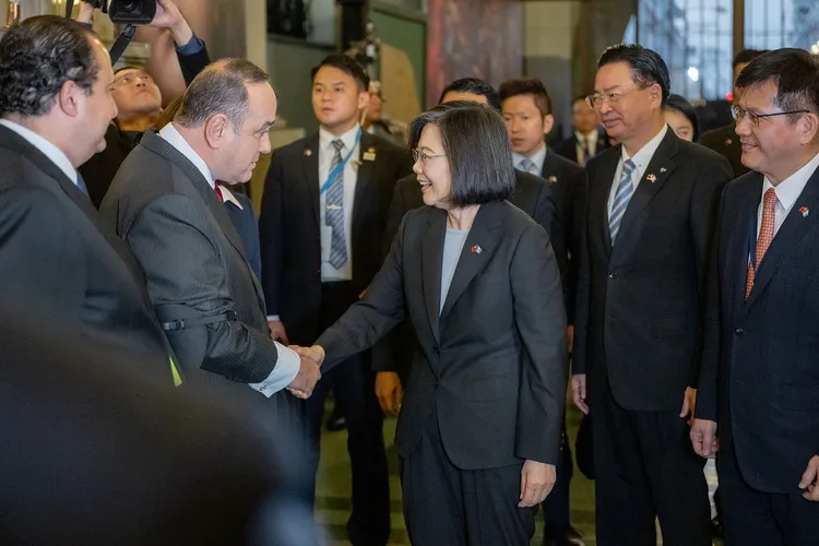 蔡英文4月初訪瓜地馬拉和賈麥岱會談。府提供