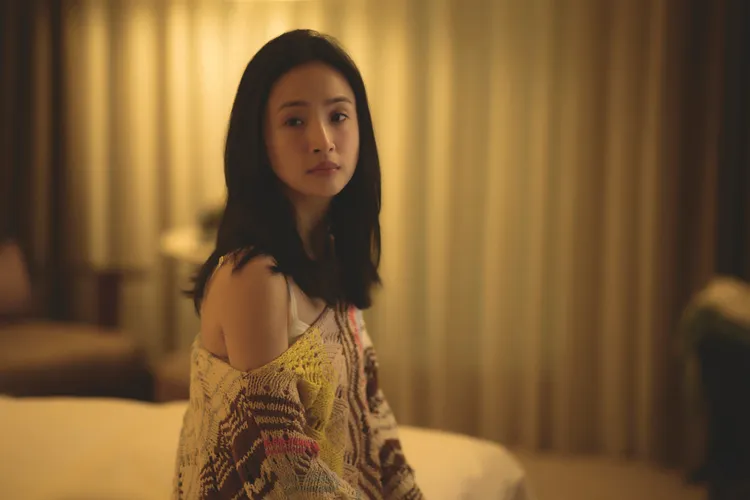 林依晨為《不夠善良的我們》大突破，一刀剪下近20公分的長髮。公視提供