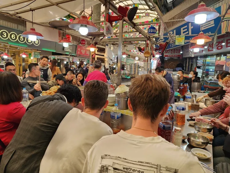 南韓消費者院公布的8種外食代表品項中，也只剩下4項可以用1萬韓元（約新台幣238元）以下價格吃到。讀者提供