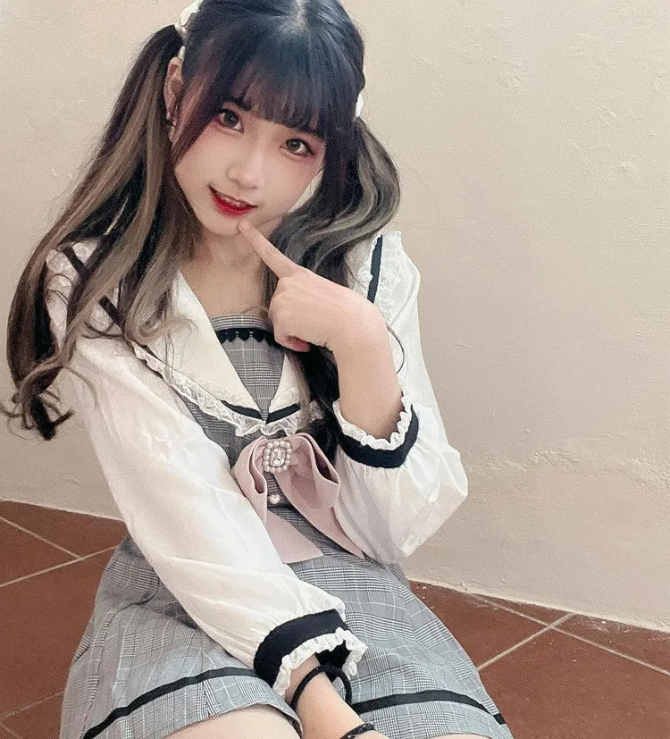 劉璦黎有張滿滿膠原蛋白的臉龐，超級可愛。