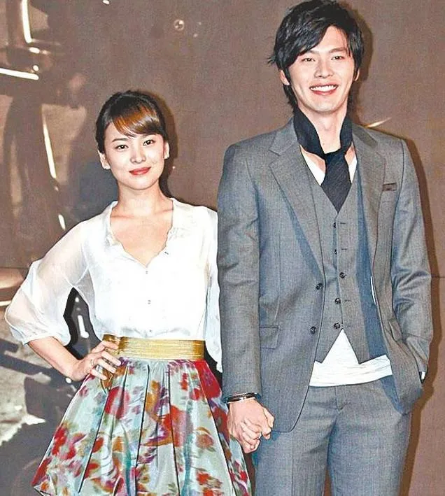 玄彬(右)和宋慧喬曾因戲而交往。翻攝naver