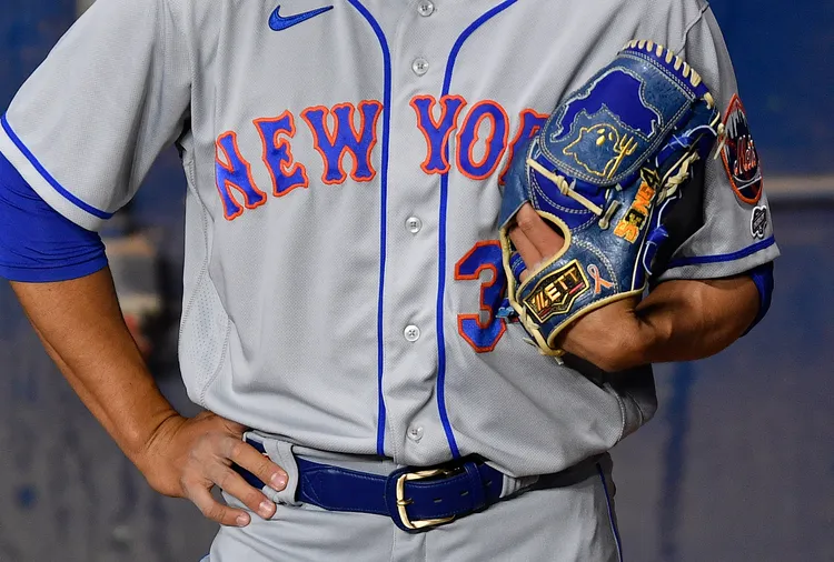 千賀滉大的手套畫著一隻拿著大叉子的幽靈。   美聯社