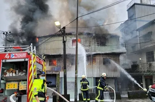 基隆暖暖民宅火警　屋主母陳屍鐵皮加蓋2樓臥室