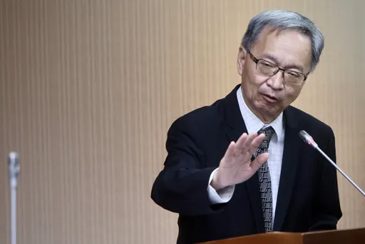 長照基金今年首現赤字! 薛瑞元曝不推長照保險原因