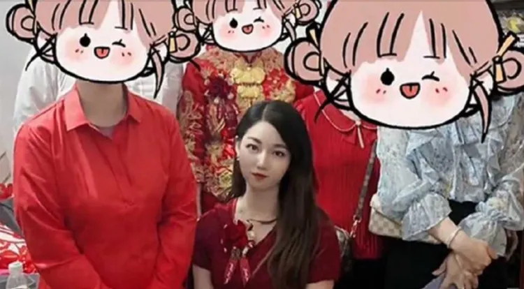 伴娘在哪裡，攝影師眼中的Ｃ位就在哪裡。翻攝微博/網易