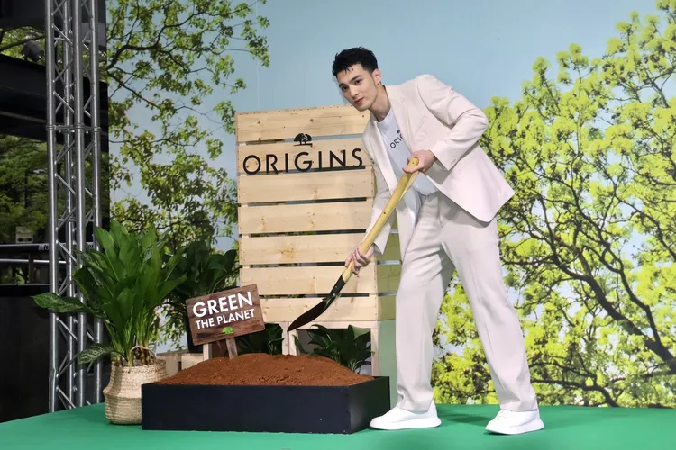 黃偉晉響應環保愛地球公益活動。彭欣偉攝