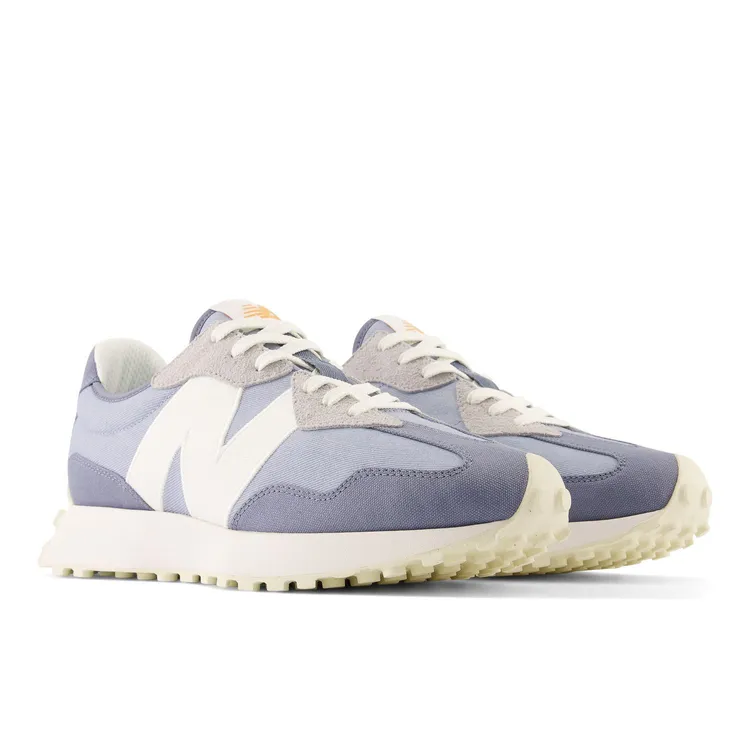 327休閒運動鞋，3080元》品牌提供