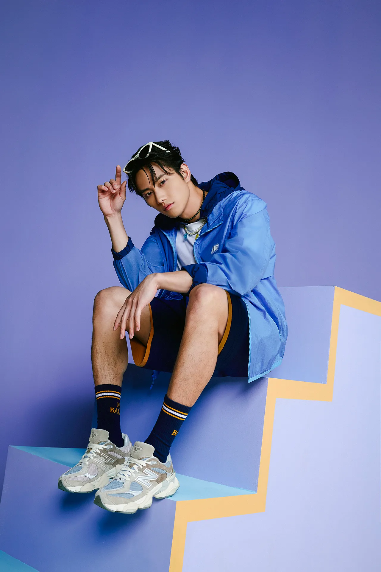 范少勳穿上9060復古潮鞋展現自我率性。品牌提供