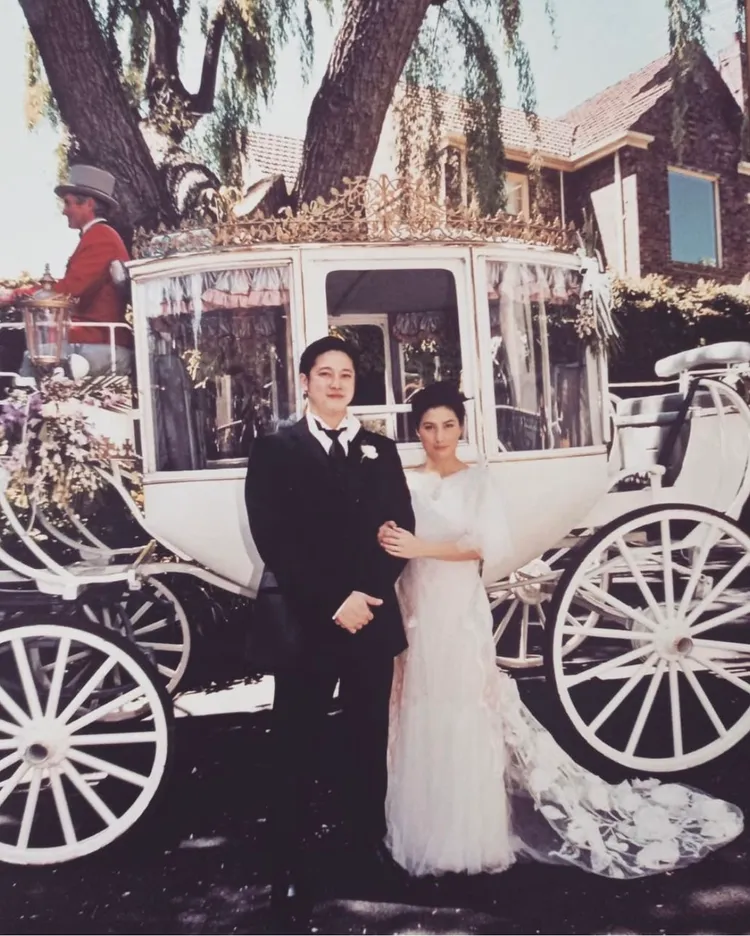 陳子聰（左）、何超儀結婚20年。何超儀IG